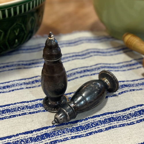 Salt And Pepper Shaker Set